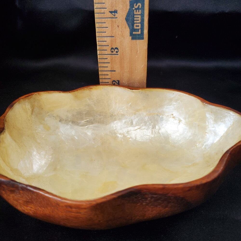 Vintage Monkey Pod Pear-Shaped Wood Bowl Capiz Shell Inlay Handcrafted Gorgeous - Picture 8 of 9